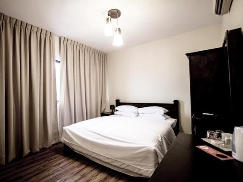 8 Boutique By The Sea Hotel Tanjung Tokong Kültér fotó