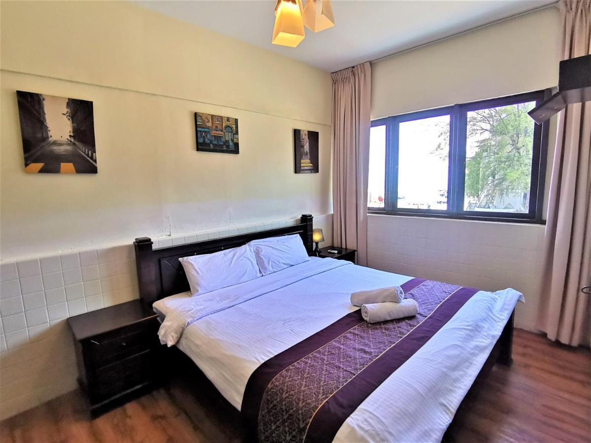 8 Boutique By The Sea Hotel Tanjung Tokong Kültér fotó