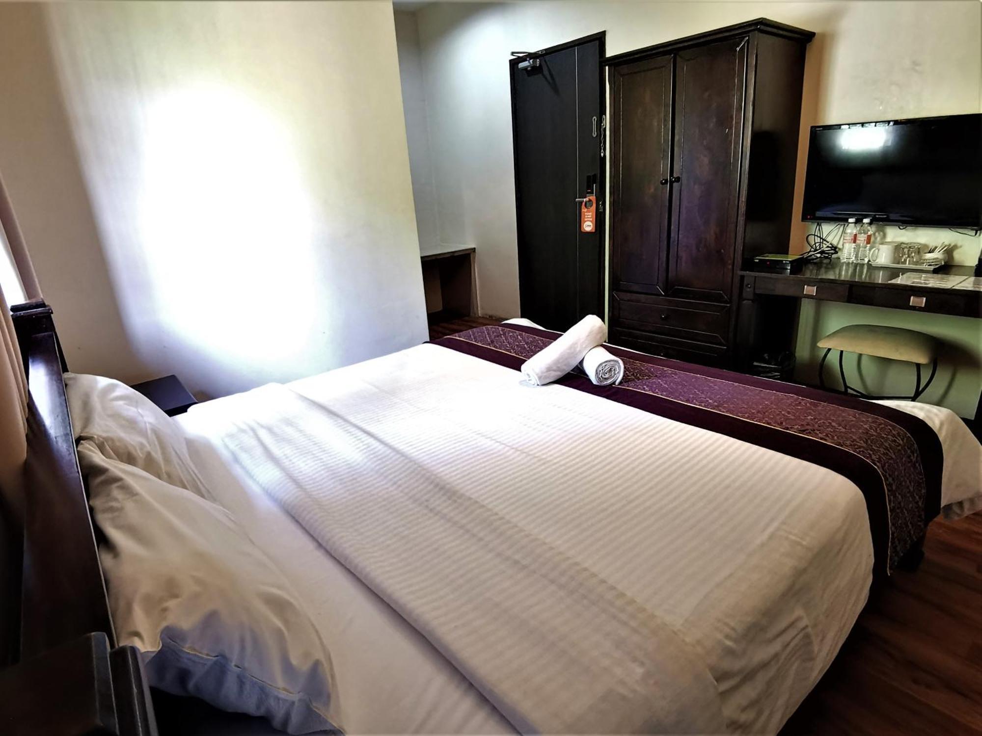 8 Boutique By The Sea Hotel Tanjung Tokong Kültér fotó